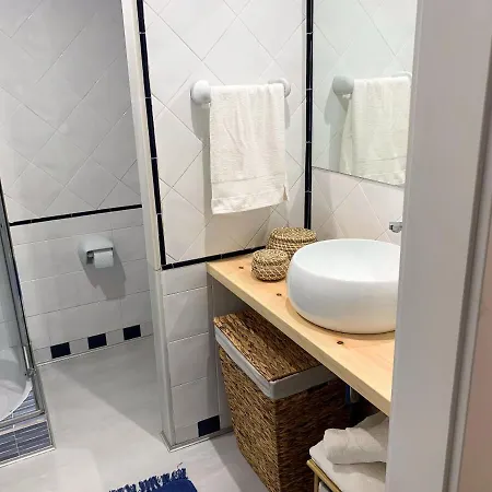 Apartamento Duplex Planta Baja Con Aparcamiento Gratuito En Palacio De Mijares شقة