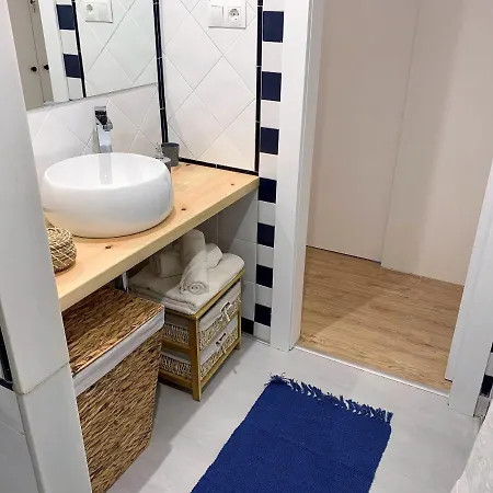 Apartamento Duplex Planta Baja Con Aparcamiento Gratuito En Palacio De Mijares شقة *
