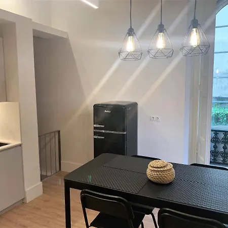 Apartamento Duplex Planta Baja Con Aparcamiento Gratuito En Palacio De Mijares شقة