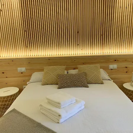 Apartamento Duplex Planta Baja Con Aparcamiento Gratuito En Palacio De Mijares *